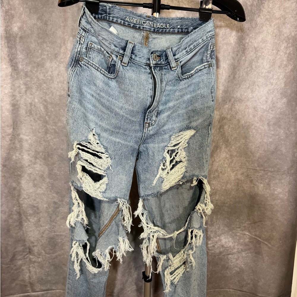 American Eagle Outfitters Women's Distressed Blue Jeans